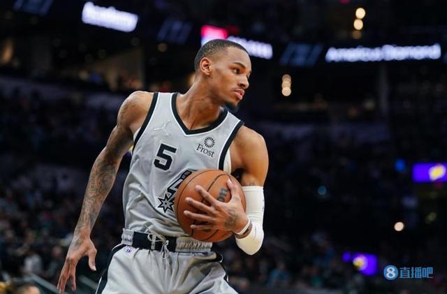 斯洛特给球 斯洛特给球